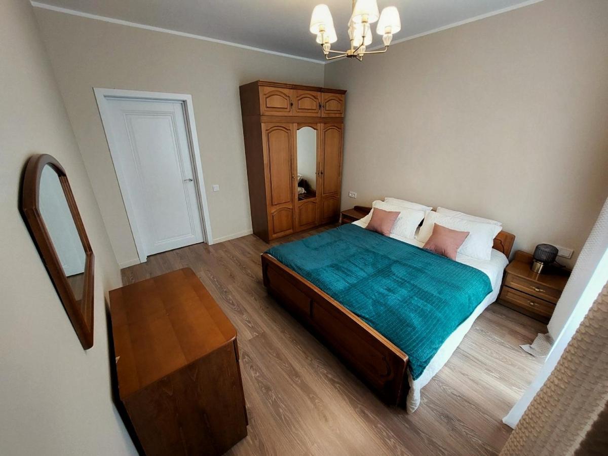 Квартира В Самом Центре Almaty Ngoại thất bức ảnh